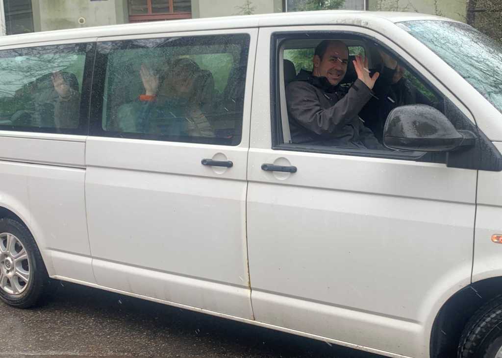 4/2/2022 – His guidance continues: Two families find a place of refuge in Austria