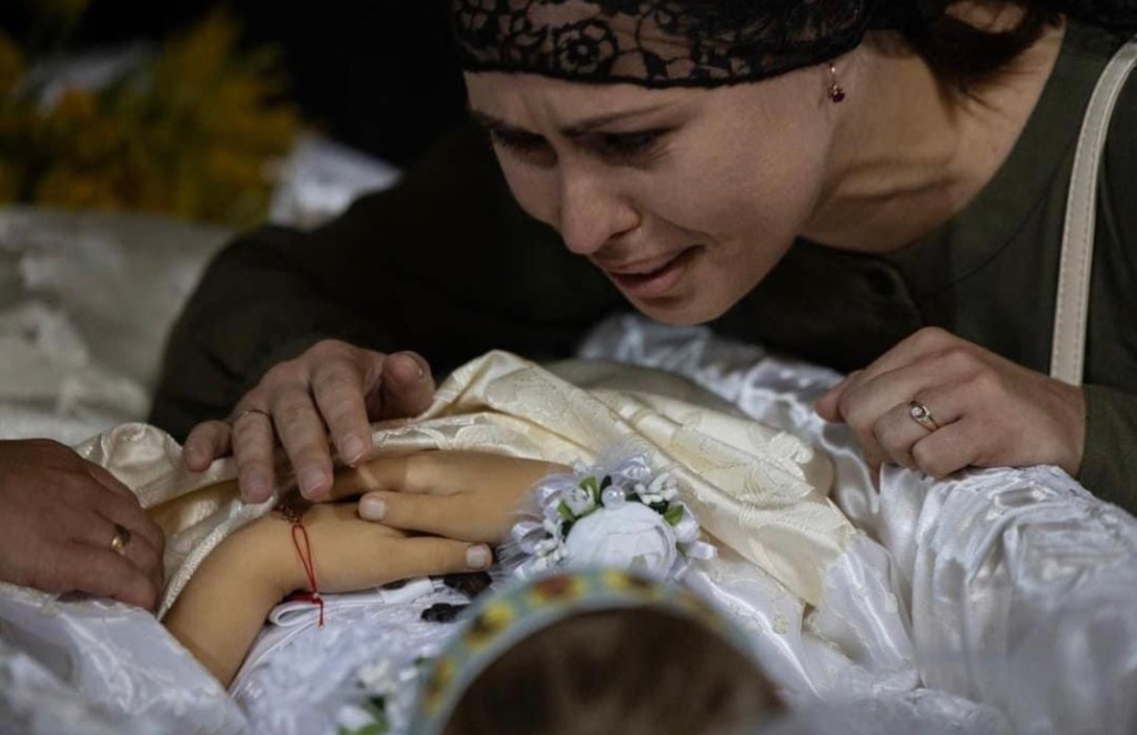 8/26/2023 – 🇺🇦 Mother says goodbye to her only&nbsp;daughter