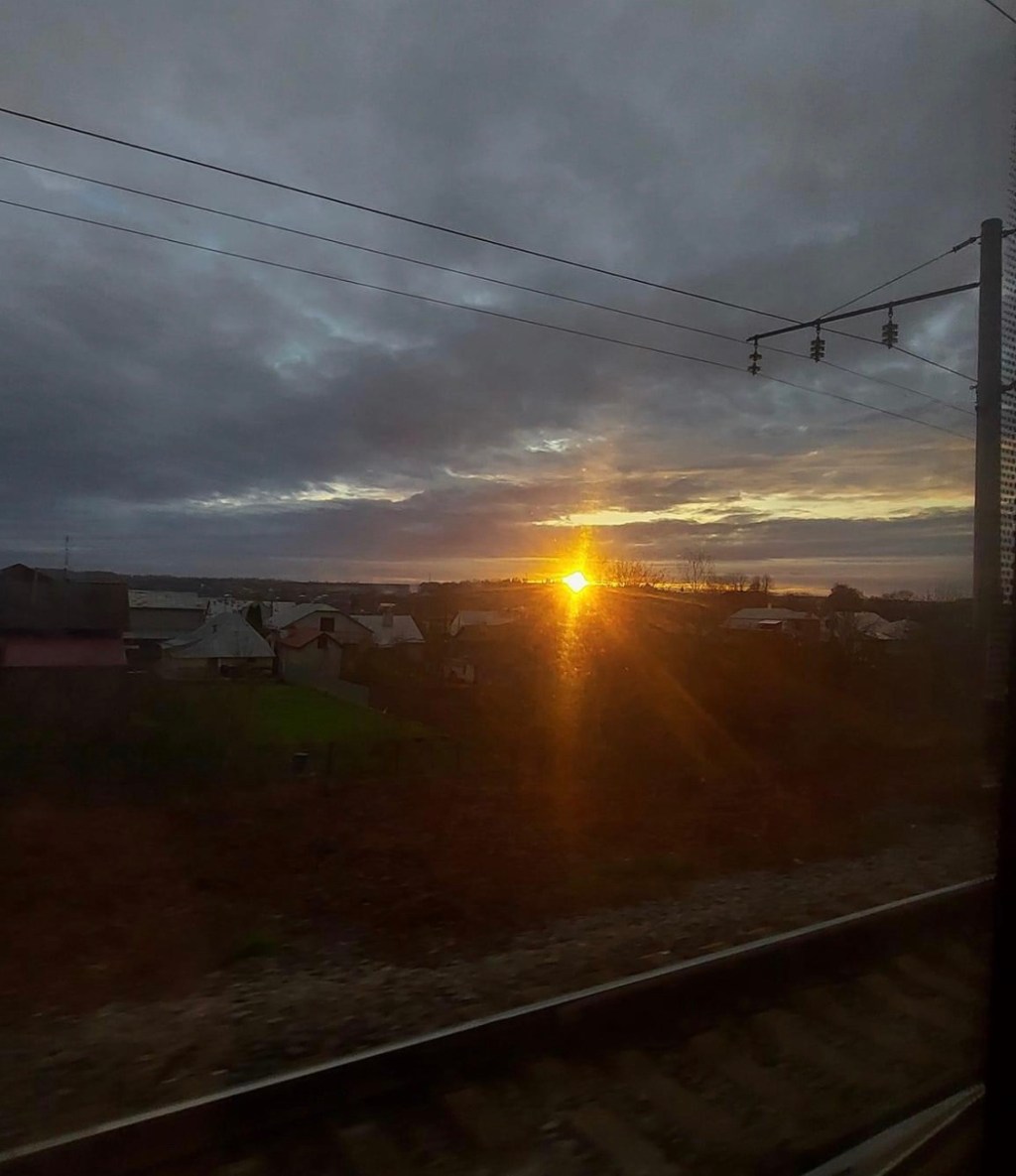 11/12/2023 – Don’t cry, I’ll bring you back forever,My dear home. Trust me, I’ll bring you&nbsp;home.‭