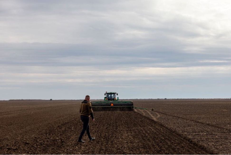 11/29/2023 – HOW FARMERS SOW WINTER CROPS IN THE KHERSON&nbsp;REGION