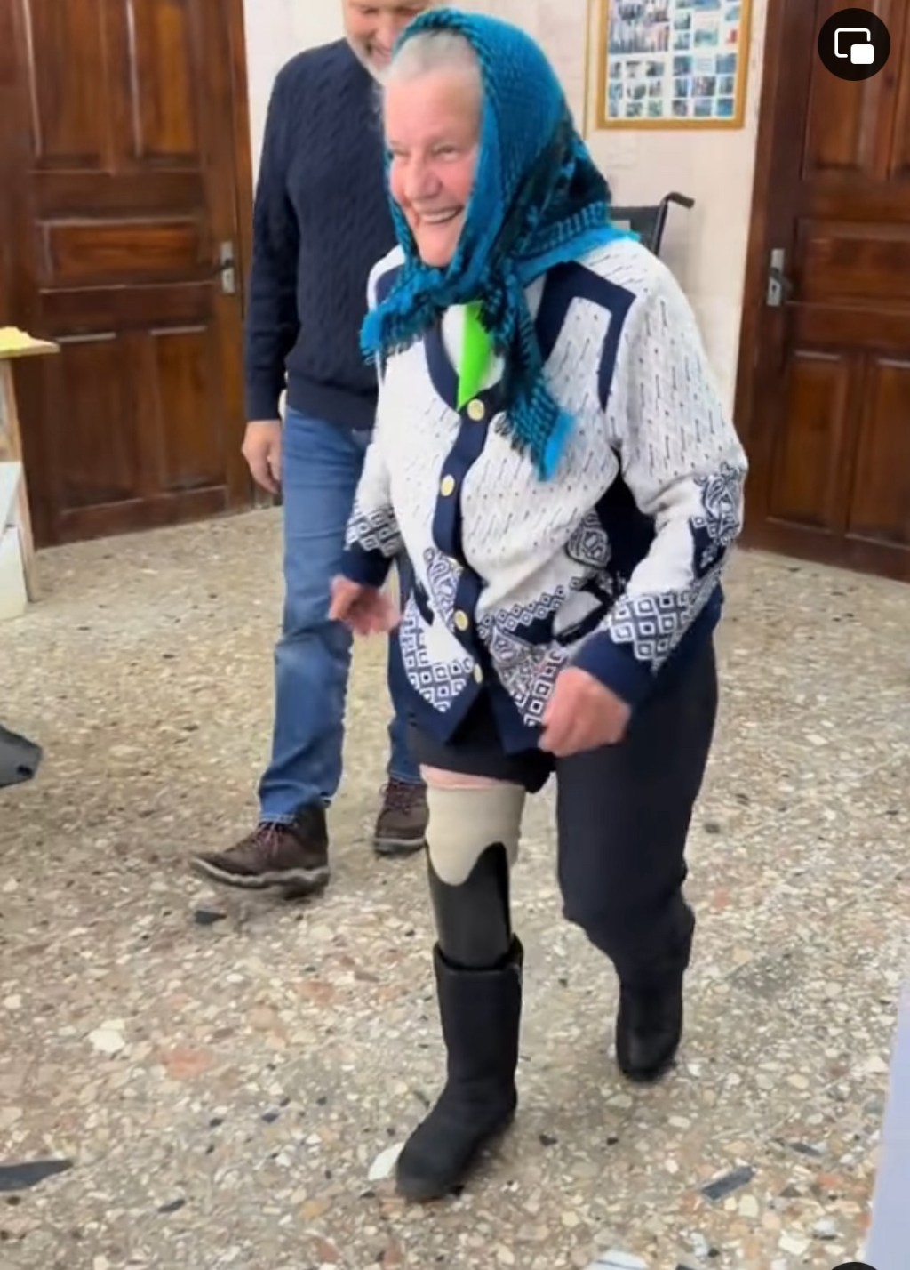 12/4/2023 – Grandmother and prosthesis&nbsp;(video)