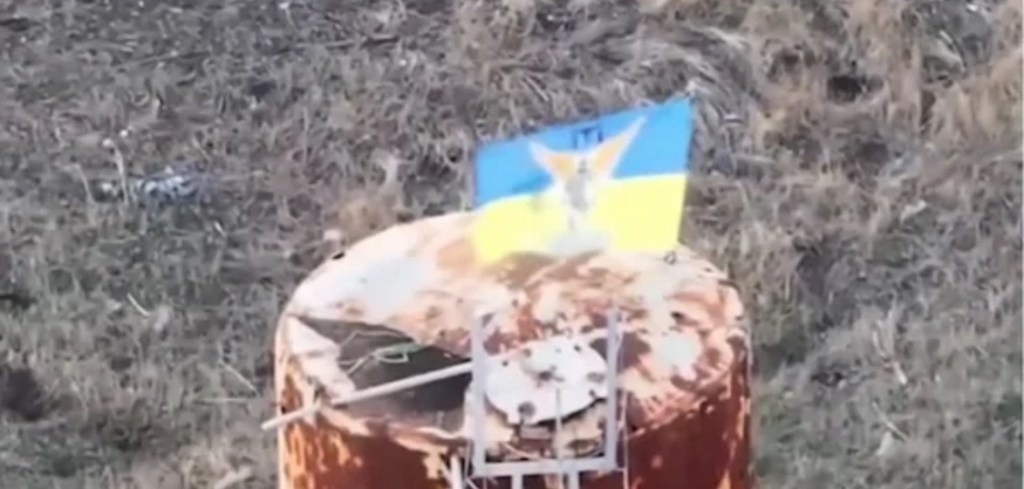 4/2/2024 – Ukrainian flag placed above Russian heads by border guards in Bakhmut bald drone operation