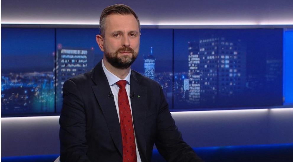 4/26/2024 – “This is a civic duty”: Polish Defence Minister backs Ukraine’s consular service suspension for military-age men abroad