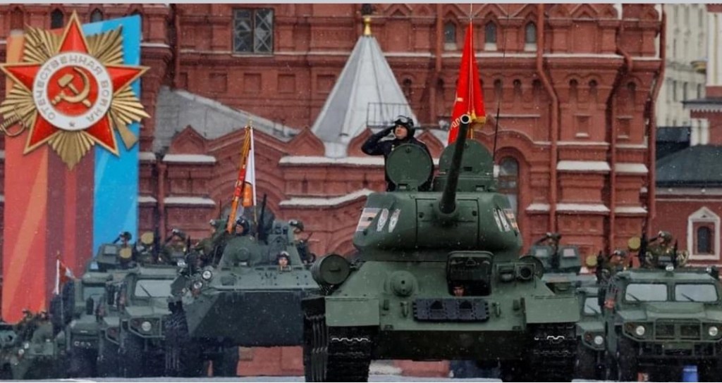 5/10/2024 — This year, in the parade in moscow, only one tank took part – the 80-year-old T-34 from the museum…