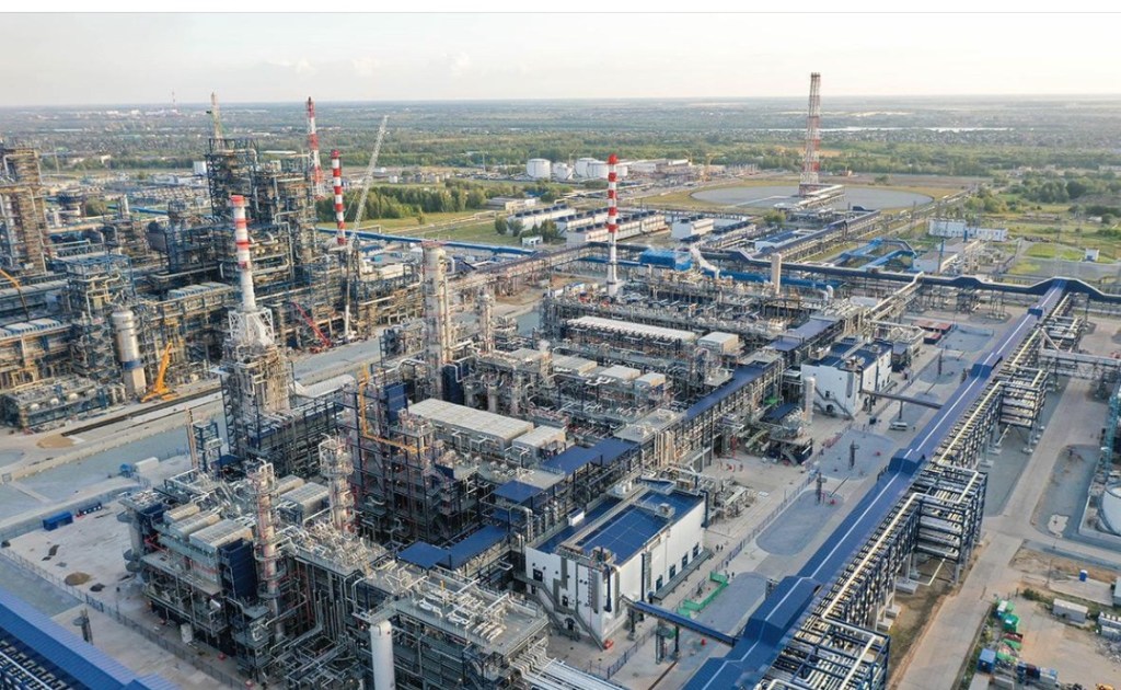 8/29/2024 — An explosion at Russia’s largest oil refinery