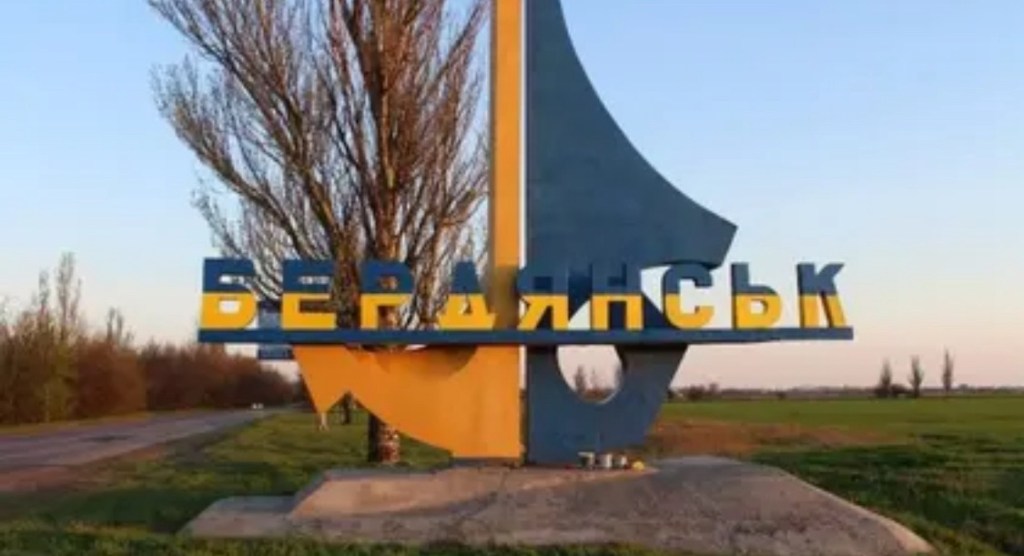 10/28/2024 — Ukraine´s Intel Blows Up Berdyansk Railway Bridge Cutting Russian Logistics&nbsp;Line